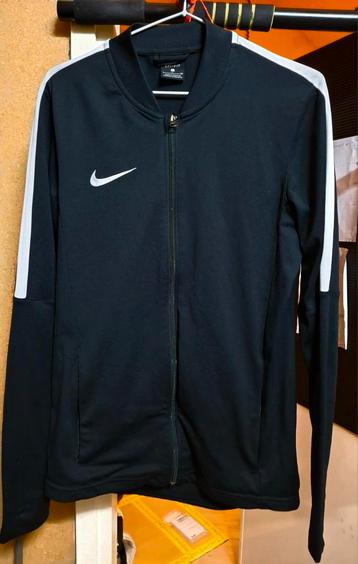 Nike trainingsvest S beschikbaar voor biedingen