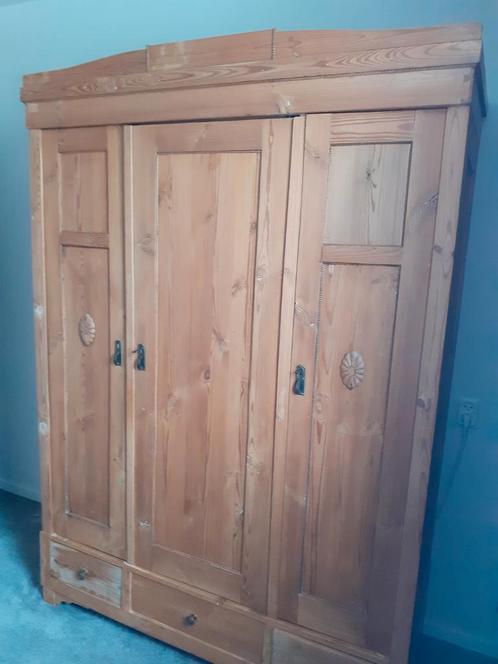 Oude grenen kast. Demontabel, Antiek en Kunst, Curiosa en Brocante, Ophalen