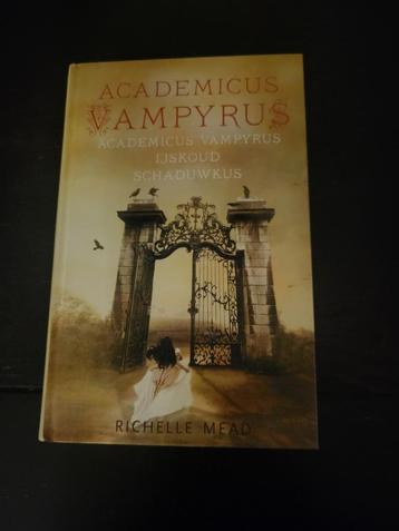 Young adult boek "Academicus Vampyrus" beschikbaar voor biedingen