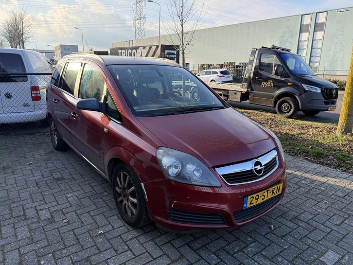 Opel Zafira 2.2 Cosmo 7 persoons GEEN APK - LOOP OF SLOOP, Auto's, Opel, Bedrijf, Te koop, Zafira, ABS, Airbags, Airconditioning