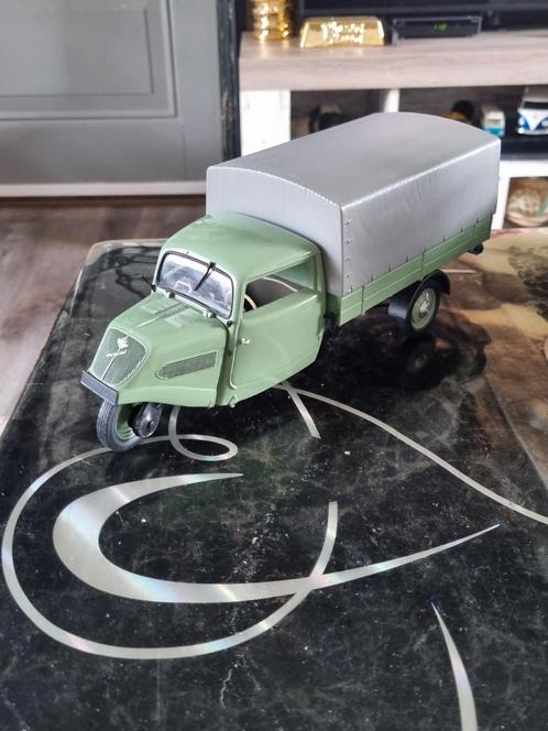 Driewieler vrachtwagen 1/18, Hobby en Vrije tijd, Modelauto's | 1:18, Overige merken, Ophalen of Verzenden