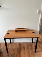Bureau met Bekerhouders en schermverhoging., Ophalen, Gebruikt