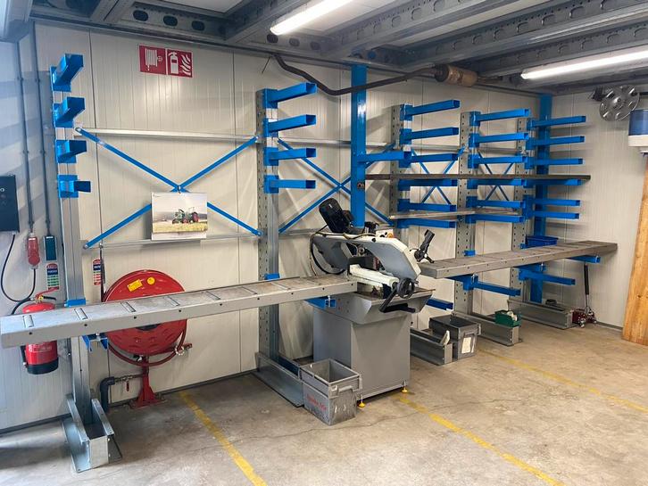 Draagarmstelling 6 meter | Opslag | bandzaag, Doe-het-zelf en Verbouw, Metalen, Zo goed als nieuw, Ophalen