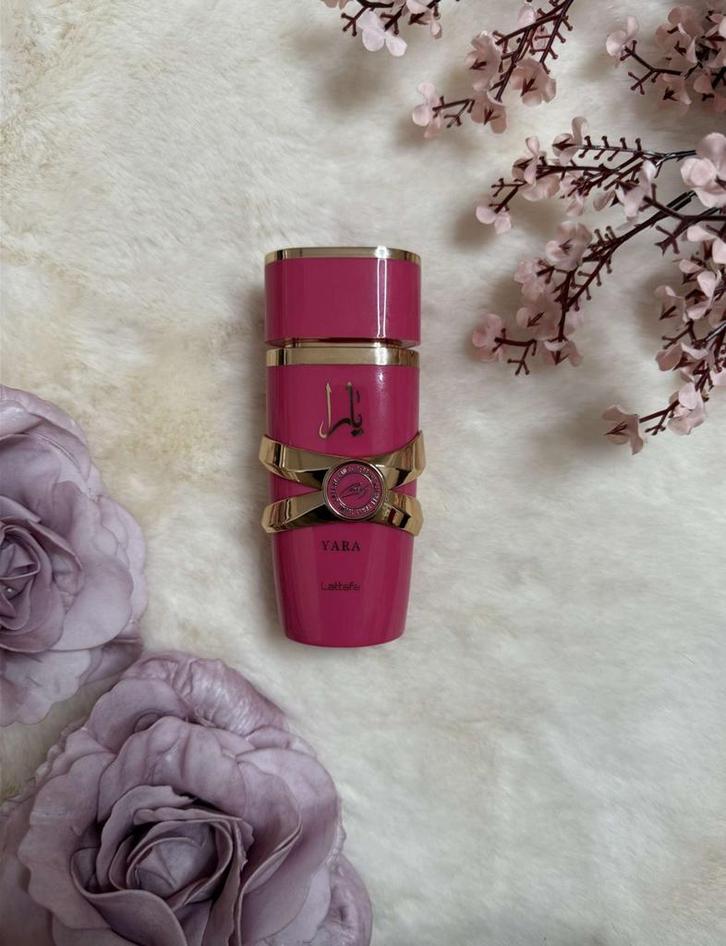 Yara candy Lataffa, Sieraden, Tassen en Uiterlijk, Uiterlijk | Parfum, Zo goed als nieuw, Ophalen of Verzenden