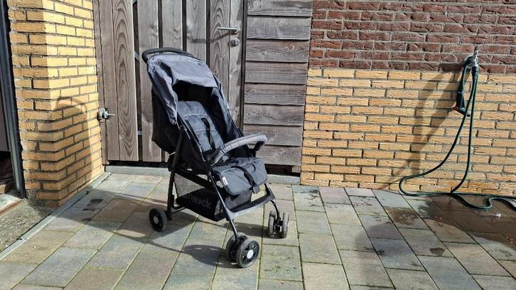 Kinderwagen lichtgewicht en inklapbaar, Kinderen en Baby's, Buggy's, Zo goed als nieuw, Overige merken, Verstelbare rugleuning