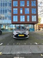 Toyota Yaris 1.5 Aspiration 55KW 5DRS 2016 Grijs, Auto's, Toyota, Euro 6, 4 cilinders, Start-stop-systeem, 49 €/maand