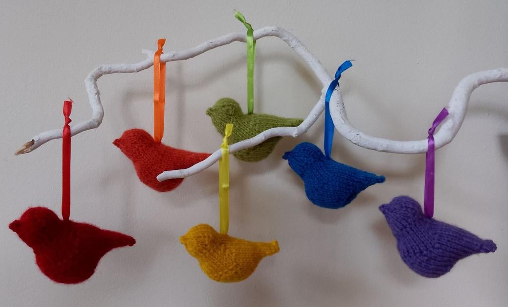 Hangers, vogeltjes, regenboog kleuren, zes stuks € 12,-, Ophalen of Verzenden
