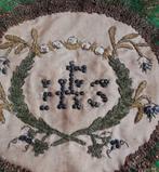 Antiek kleedje liturgisch Handgemaakt 20cm zeer oud Miekje, Ophalen of Verzenden