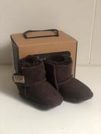 UGG baby slofjes maat 19/20, Ophalen of Verzenden, Zo goed als nieuw, Slofjes