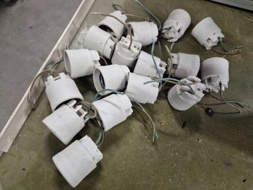 17x porseleinen fitting lamphouder 230 volt E27 schroef beschikbaar voor biedingen