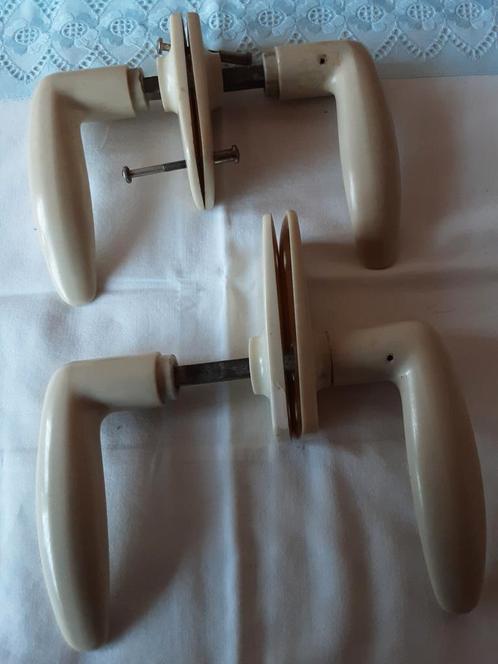 Vintage bakelieten deurklinken beige, zie foto,s, Doe-het-zelf en Verbouw, Hang- en Sluitwerk, Gebruikt, Klink of Kruk, Koper of Messing