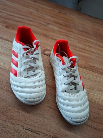 Adidas COPA  maat 34 zaalschoen beschikbaar voor biedingen