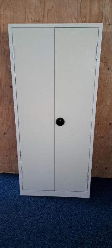 archiefkast / draaideurkast 80*178*38cm, 2 stuks beschikbaar beschikbaar voor biedingen