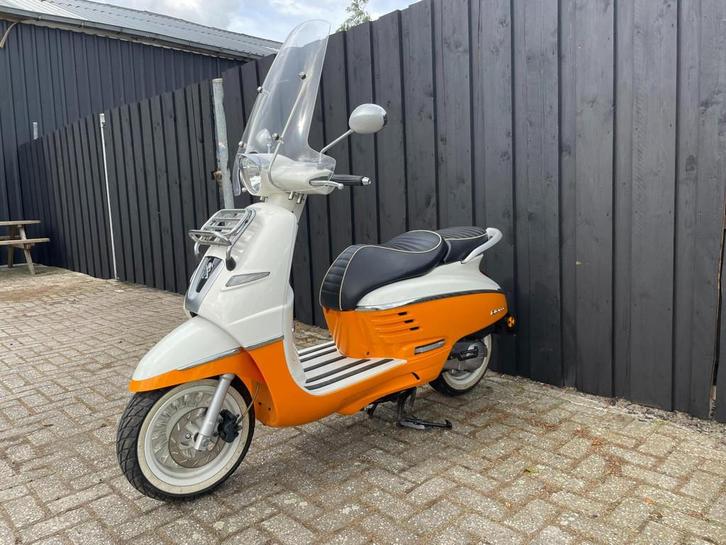 Peugeot Snorscooter Django Heritage, Fietsen en Brommers, Snorfietsen en Snorscooters, Gebruikt, Peugeot, Benzine