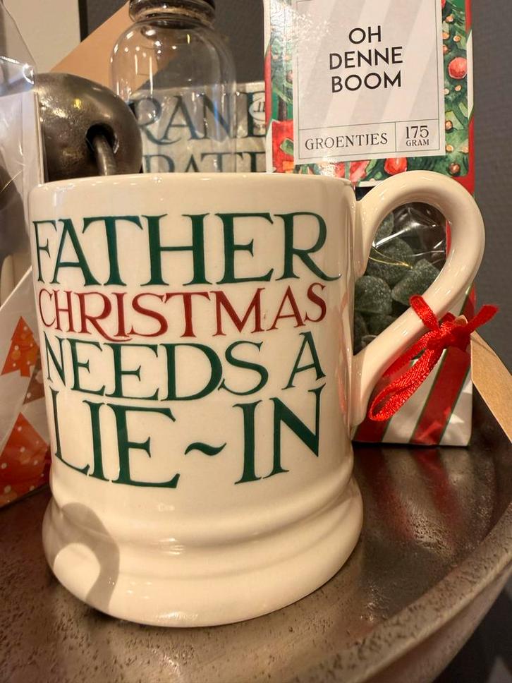 Emma Bridgewater Kerst Mokken - Holly & Father Christmas, Huis en Inrichting, Keuken | Servies, Nieuw, Kop(pen) en/of Schotel(s)