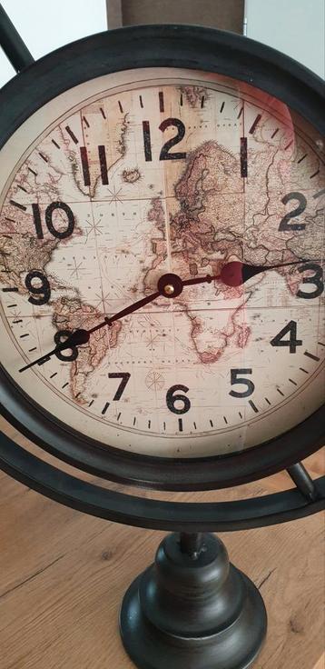 Wereldkaart Tafelklok - Uniek Design! 20 Euro beschikbaar voor biedingen