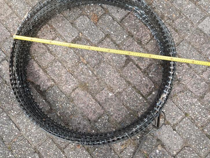 3 Rollen Concertina scheermesdraad origineel NL defensie, Tuin en Terras, Gaas en Draad, Zo goed als nieuw, 10 tot 20 meter, Ophalen of Verzenden