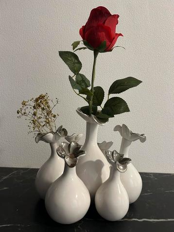 Tulpenvaas bloemenvaas wit zilver beschikbaar voor biedingen