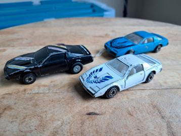 Yatming Pontiac Firebird setje van 3 bespeeld maar redelijk  beschikbaar voor biedingen