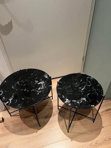 Set van 2 zwarte marmer bijzettafels beschikbaar voor biedingen