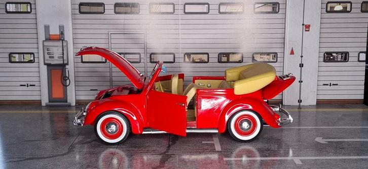 1.18 volkswagen kever cabrio, Hobby en Vrije tijd, Modelauto's | 1:18, Zo goed als nieuw, Auto, Maisto, Ophalen of Verzenden