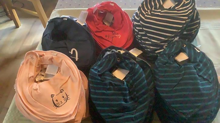 Partij slabbers /kwijl doekjes  110 stuks, Diversen, Rommelmarktspullen, Nieuw, Ophalen of Verzenden