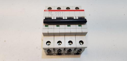 ABB Groepenkast krachtstroom automaat S204 B16 (1x), Hobby en Vrije tijd, Elektronica-componenten, Gebruikt, Ophalen of Verzenden