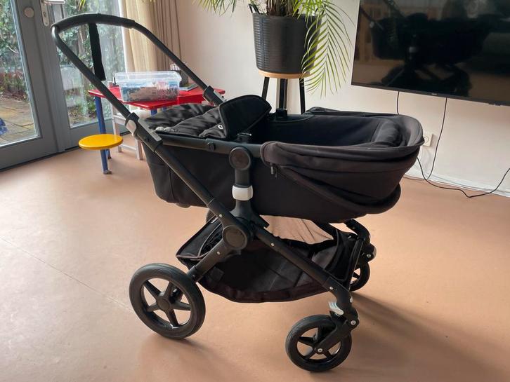Bugaboo Fox 2 kinderwagen, Kinderen en Baby's, Kinderwagens en Combinaties, Zo goed als nieuw, Kinderwagen, Bugaboo, Met reiswieg