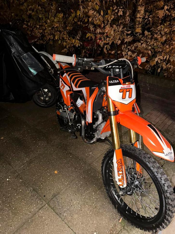 Crossmotor ultra 125cc, Fietsen en Brommers, Brommers | Crossbrommers, Zo goed als nieuw, Overige merken, Ophalen