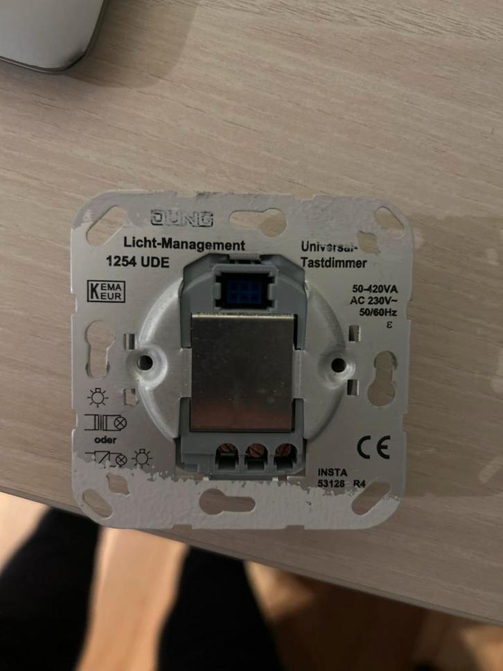 Jung 1254 UDE Universele Tastdimmer, Doe-het-zelf en Verbouw, Elektra en Kabels, Gebruikt, Schakelaar, Ophalen of Verzenden