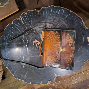 Handgemaakte leren tassen  beschikbaar voor biedingen