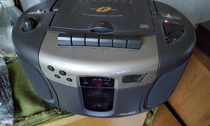 Supertech Radio is PRIMA, CD cassettedeck x handige klusser!, Audio, Tv en Foto, Radio's, Niet werkend, Radio, Ophalen