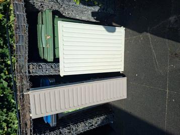 Radiator 2x  1.20 x 30 en 60 x 90 beschikbaar voor biedingen