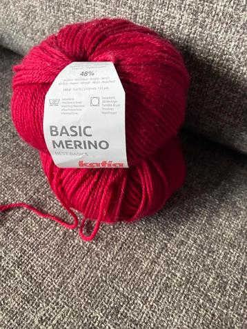 2 Bollen Katia Basic Merino kleur 34 beschikbaar voor biedingen