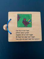 Houten boekje met VROLIJKE VERSJES van TOI-TOYS, Ophalen of Verzenden, Gebruikt, Overige typen