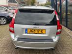 Volvo V50 2.5 T5 Summum Automaat 220PK LEER / SUNROOF, Auto's, Automaat, Gebruikt, Beige, 700 kg