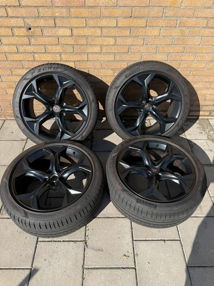 19 inch orginele Cupra velgen 5x112 met pirelli banden, Auto-onderdelen, Banden en Velgen, Banden en Velgen, Zomerbanden, 19 inch