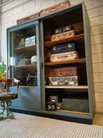 Prachtige oude vintage vitrine laboratorium school kast, Huis en Inrichting, Kasten | Vitrinekasten, Gebruikt, 150 tot 200 cm