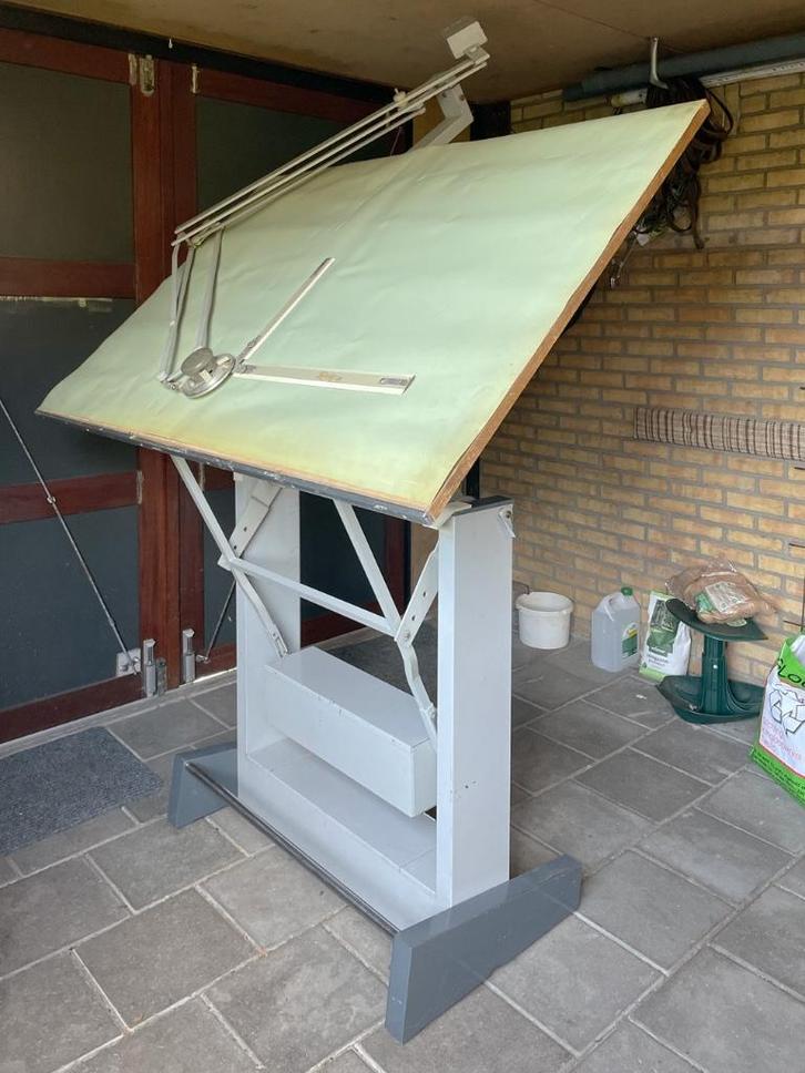 Tekentafel ISIS/UNIC 150 x 100 cm, Hobby en Vrije tijd, Tekenen, Gebruikt, Overige typen, Ophalen