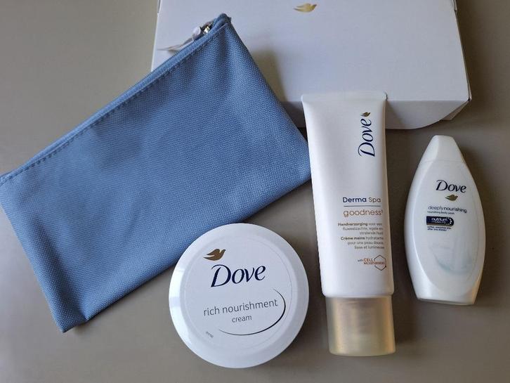 DOVE verzorgingsset, Sieraden, Tassen en Uiterlijk, Uiterlijk | Lichaamsverzorging, Nieuw, Bodylotion, Crème of Olie, Ophalen of Verzenden