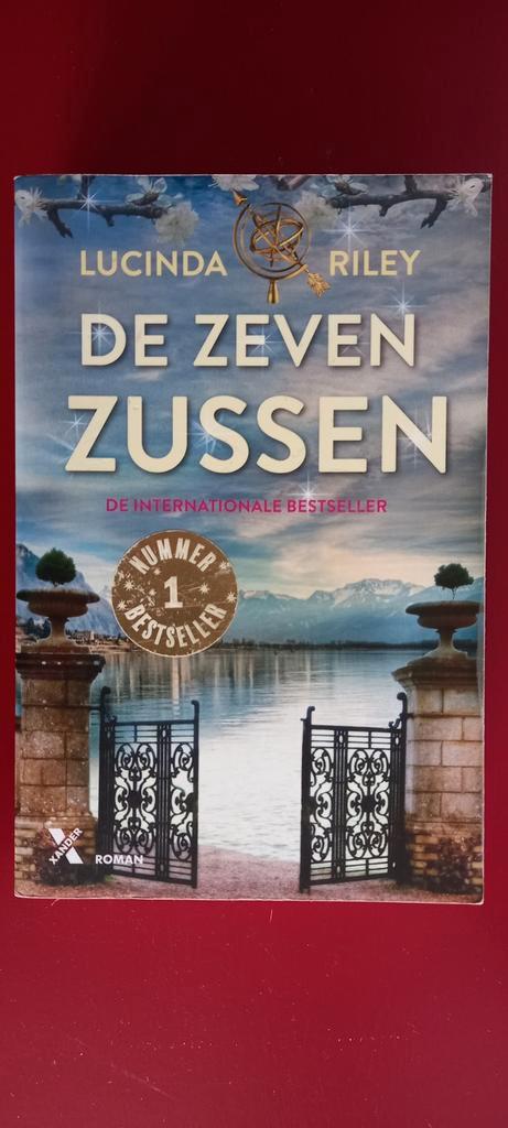 De Zeven Zussen - Lucinda Riley, Boeken, Romans, Zo goed als nieuw, Ophalen of Verzenden