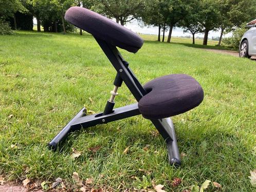 ergonomische kniestoel, Antiek en Kunst, Antiek | Meubels | Stoelen en Banken, Ophalen