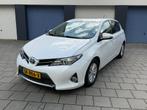 Toyota Auris 1.8 Hybrid NIEUW APK 5D 2014 Wit, 65 €/maand, 28 km/l, Euro 6, 4 cilinders