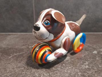 Blikken speelgoed hond met bal beschikbaar voor biedingen