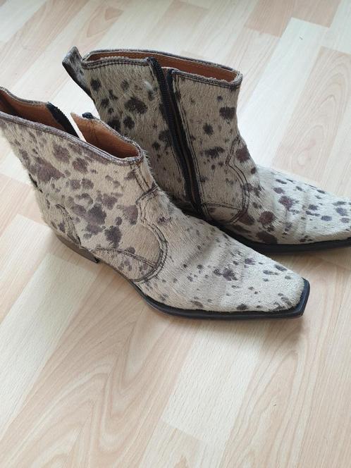 Enkellaarzen - cowboy boots - leer & vacht - 40, Kleding | Dames, Schoenen, Zo goed als nieuw, Lage of Enkellaarzen, Overige kleuren