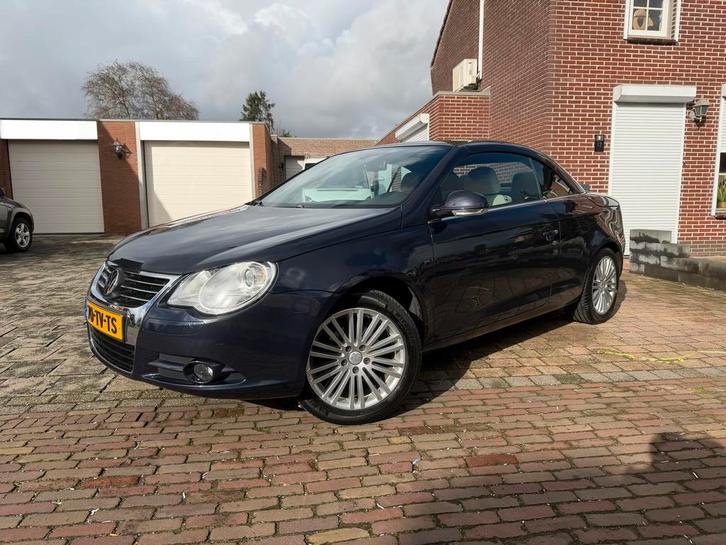 Volkswagen Eos 2.0 16V FSI 110KW 2007 Blauw APK 7-3-2027, Auto's, Volkswagen, Bedrijf, Eos, Airbags, Airconditioning, Bluetooth