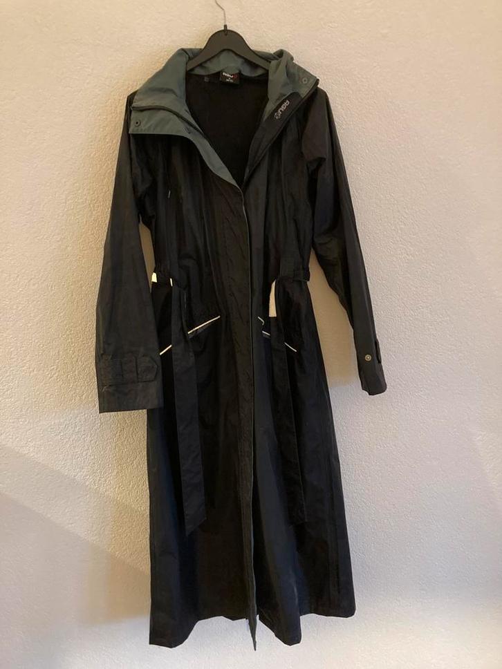 Regenjas Dames Maat L Merk : AGU  Topkwaliteit/ zgan / Mooi, Caravans en Kamperen, Regenkleding, Zo goed als nieuw, Regenjas, Dames