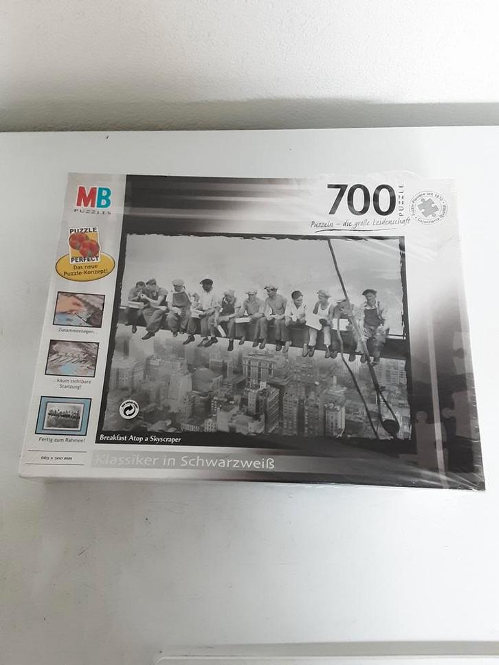 MB Puzzel 700 Stukjes - Zwart-Wit Klassieker nieuw, Hobby en Vrije tijd, Denksport en Puzzels, Zo goed als nieuw, Legpuzzel, 500 t/m 1500 stukjes