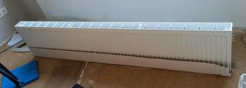 Radiator 200 x 40 cm nieuw tegen 2e handse prijs beschikbaar voor biedingen