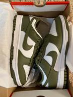 Nike Dunk Low medium olive 37,5., Ophalen of Verzenden, Zo goed als nieuw, Overige kleuren
